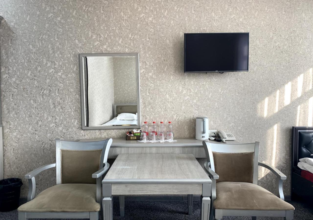 DIYOR Hotel Margilan Marghilon Buitenkant foto