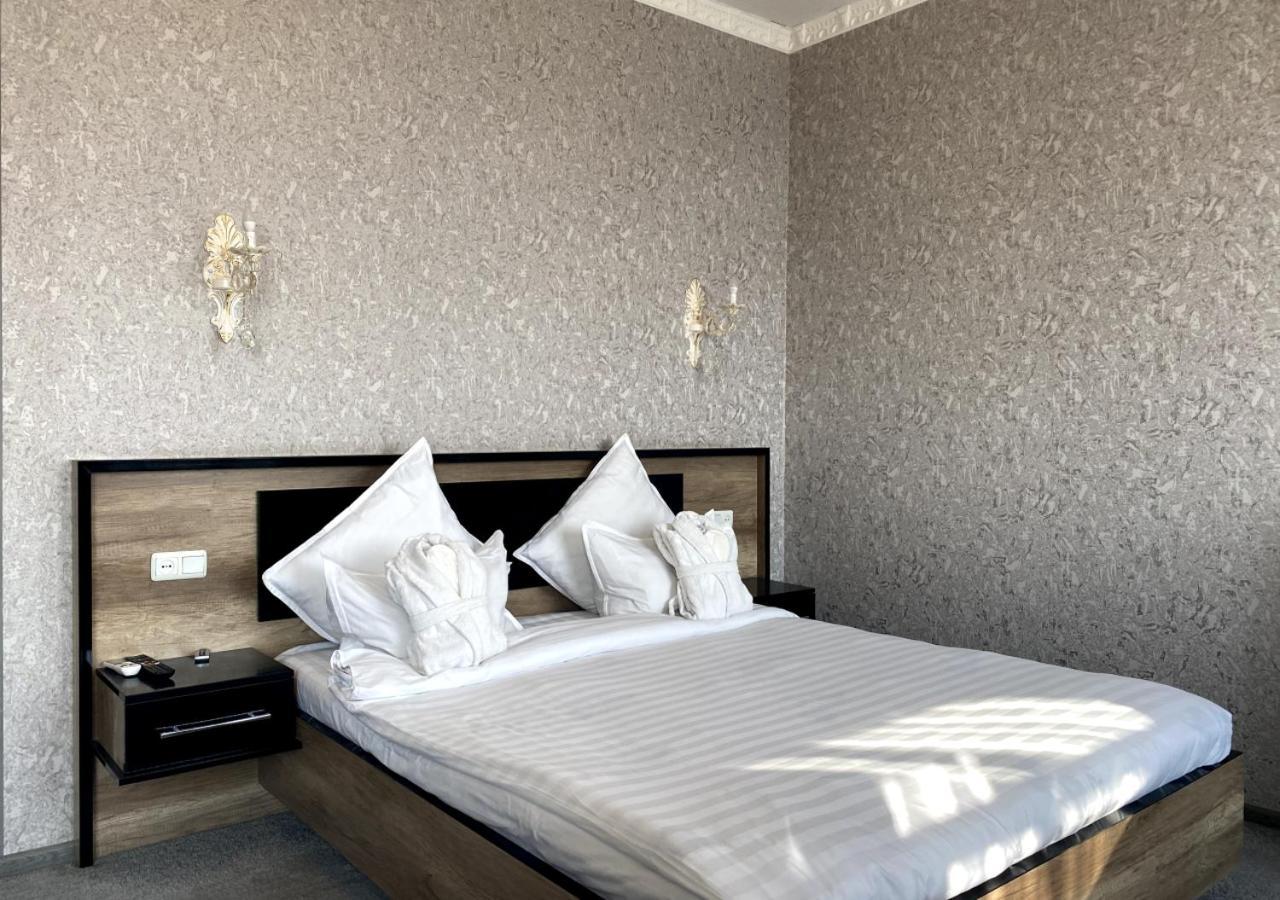 DIYOR Hotel Margilan Marghilon Buitenkant foto
