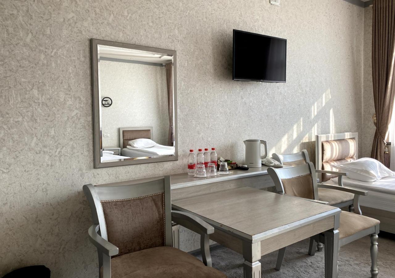 DIYOR Hotel Margilan Marghilon Buitenkant foto